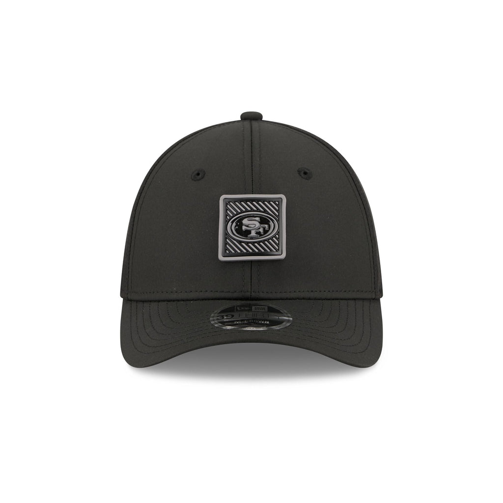San Francisco 49ers 2026 Training Black 39THIRTY M-Crown Stretch-Fit Hat