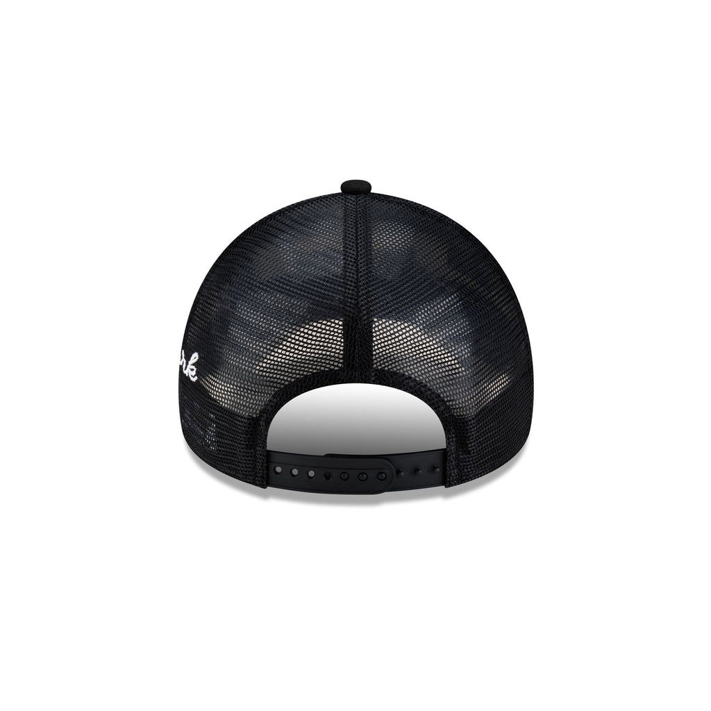 New York Knicks Side Script Black 9FORTY A-Frame Trucker Hat